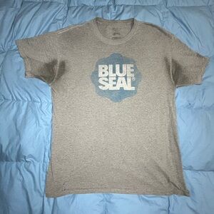 Blue Seal Feeds T-shirt Size L/XL Very Worn